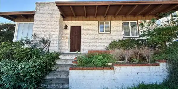 2623 Laurel