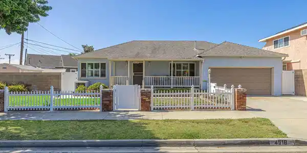 4518 E Stearns Street
