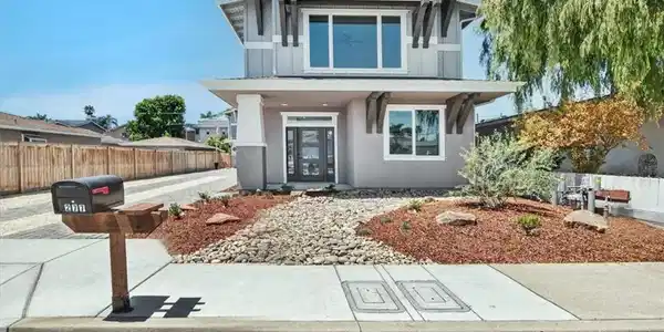 275 N 4th Street