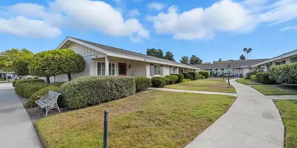 3685 Vista Campana N