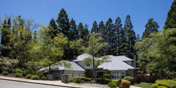 4 Woodleaf Avenue