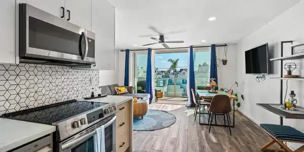 725 Redondo Ct