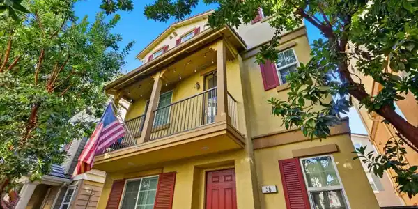 56 Regency Place