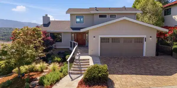 1322 Pebble Drive