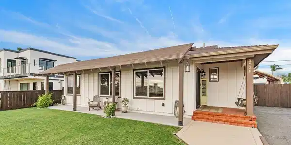 5238 Carlsbad Boulevard