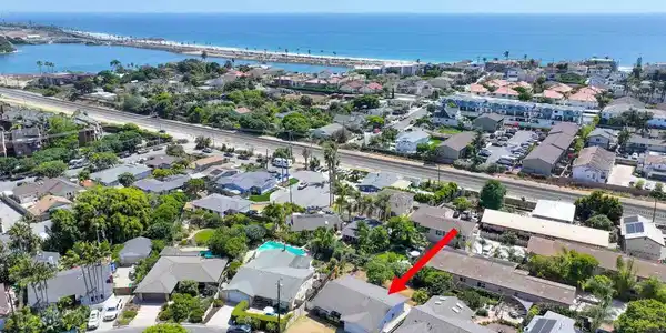 3945 Hibiscus Circle