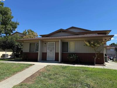 2301 Lemontree Way