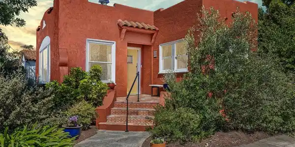3031 Barrett Ave