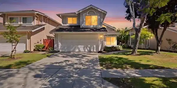 5579 Ridgewood Dr