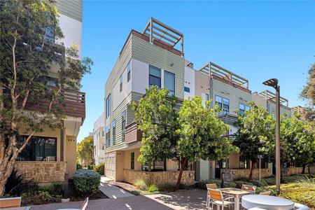 1675 Grand View