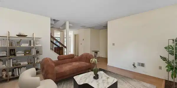 3874 Burton Common