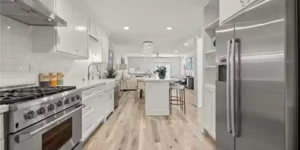 2332 Vista Huerta