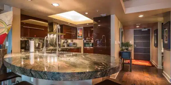 13700 Marina Pointe Drive