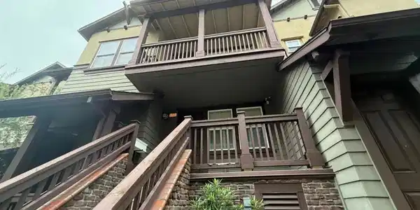 112 Serra Way