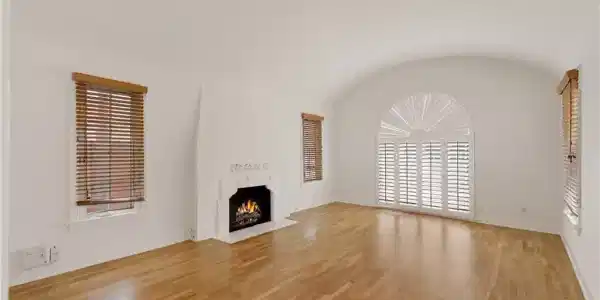 1908 Loma Drive