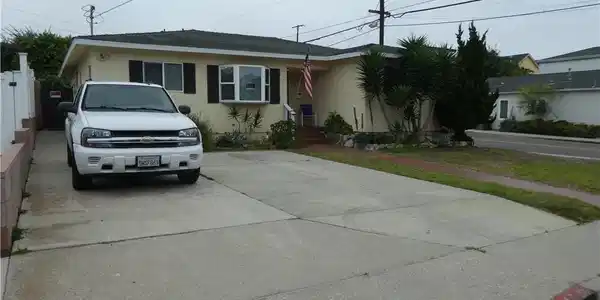 1800 Armour Lane