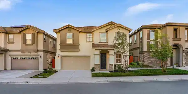 2525 Modena Dr