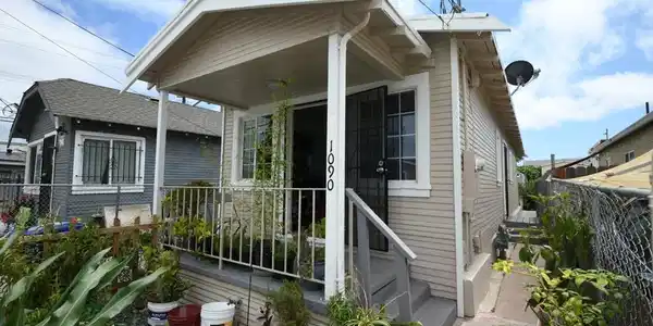 1090 70Th Ave