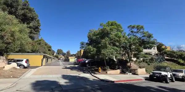 2360 Paseo De Laura