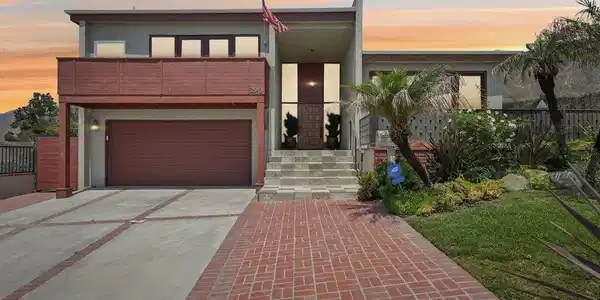 3543 Shoreheights Drive