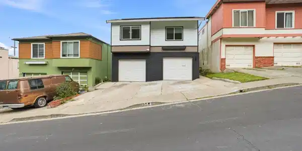 105 Oakridge Drive