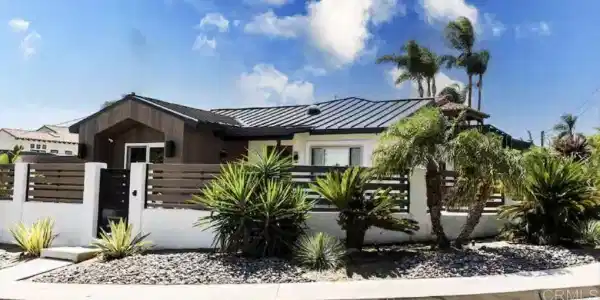 3761 Oleander Dr
