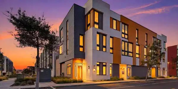 140 Coronado Ave
