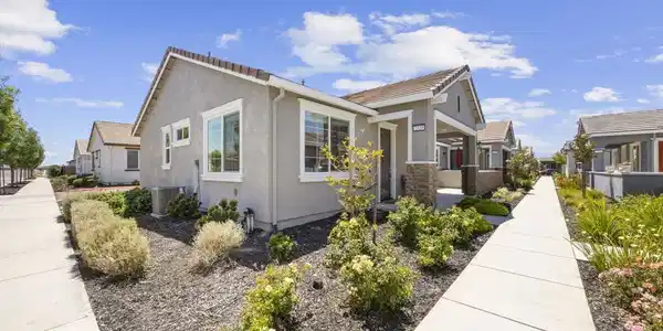 2329 Melrose Lndg