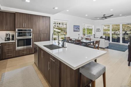 2400 Community Ln