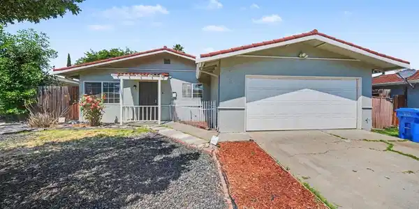 200 Riverside Pl