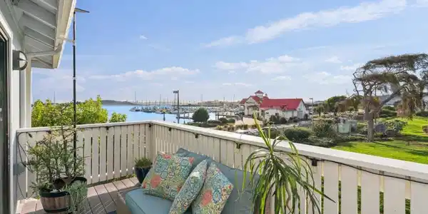 184 Schooner Ct