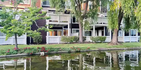 79 Marina Lakes Dr