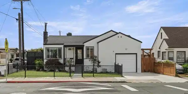 4026 Roosevelt Ave