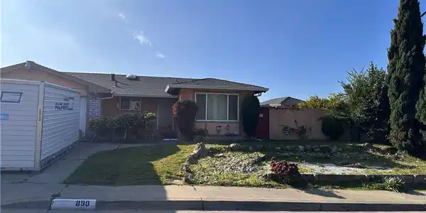 890 Tradewind Lane