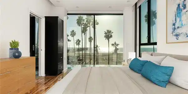 3009 Ocean Front Walk