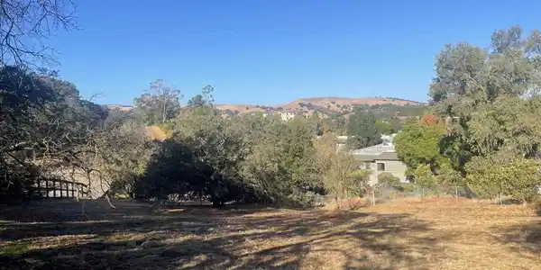 35 Hilltop Rd