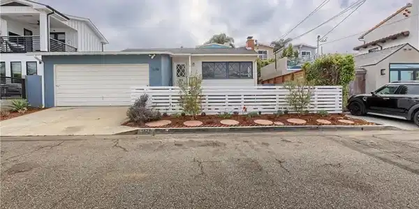 1836 Hillcrest