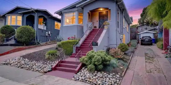 3039 Modesto Ave