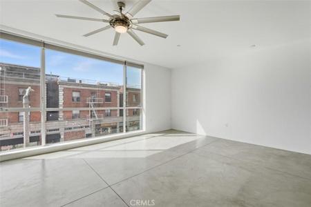 285 W 6th