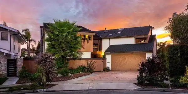 3902 Legend Circle