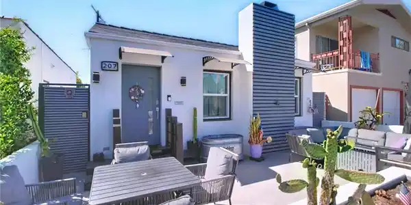 207 Santa Ana Avenue