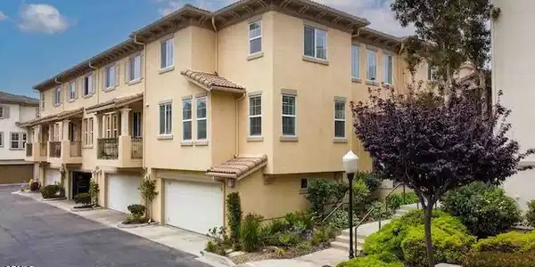 1239 Bayside Lane