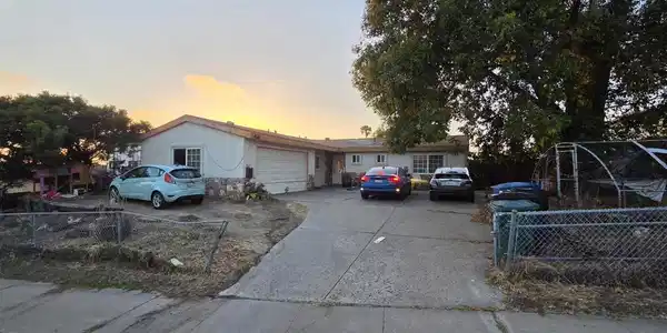 329 E Rienstra Street