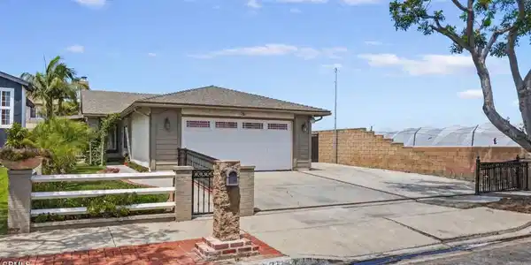 2221 Gershwin Place