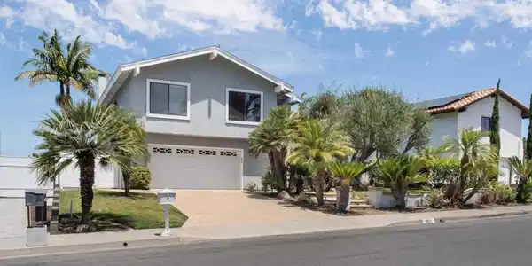 2614 Abedul Street