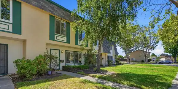 27540 Ponderosa Ct