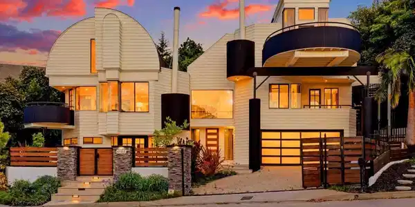 6105 Avenida Chamnez