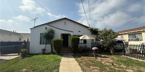 1057 N Neptune