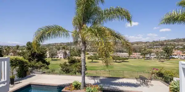 2738 La Costa Avenue