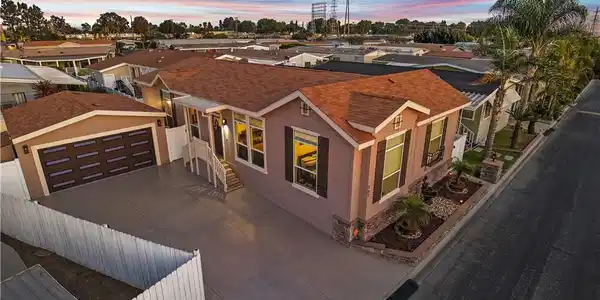 3595 Santa Fe Avenue, #302
